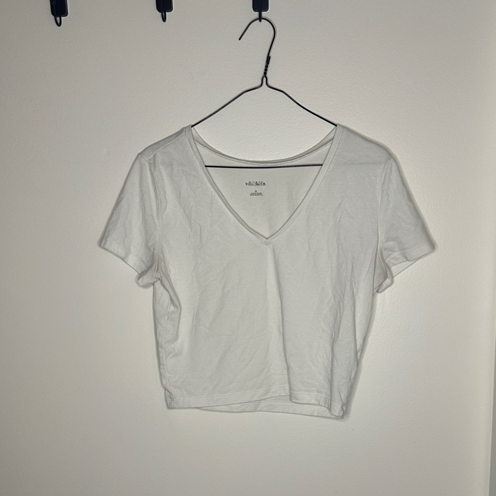 Wild Fable Classic White V-Neck Crop Top